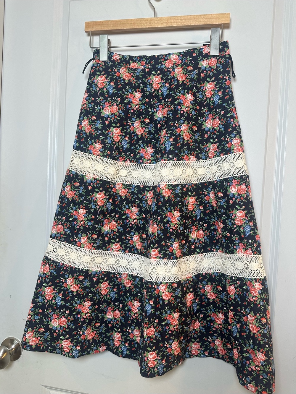 VINTAGE Cotton Tiered Lace Floral A-line Midi Cottagecore Dress, Size Small